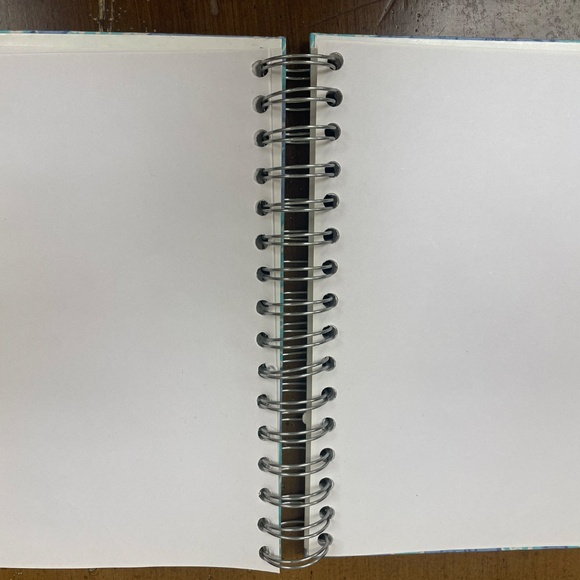 Lilly Pulitzer spiral notebook - Picture 3 of 3